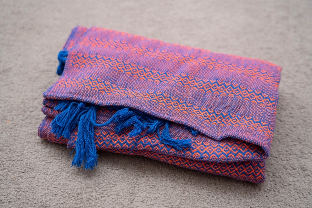 A view of a purple rebozo