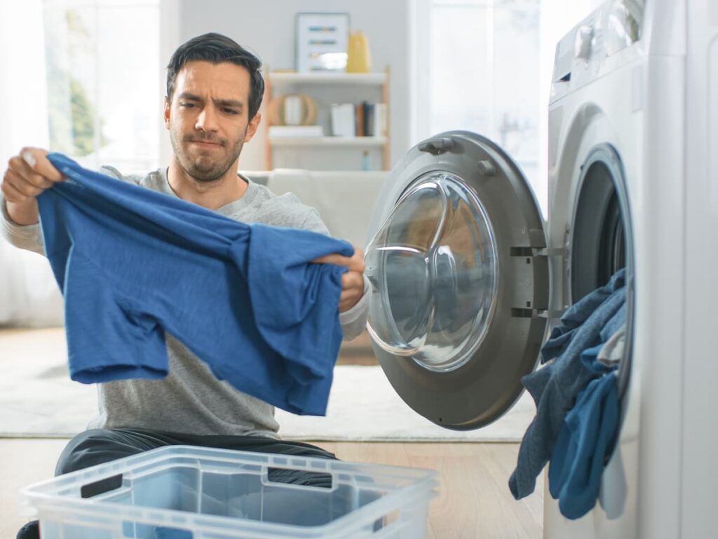 Reasons why Clothes Smell Musty After Washing