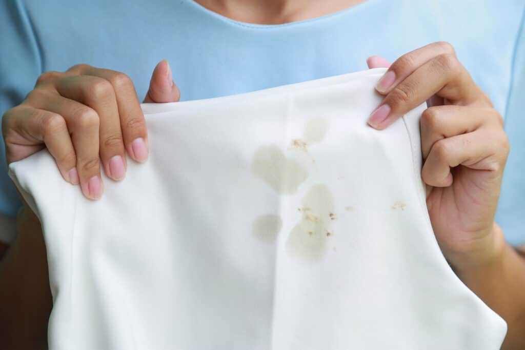 Remove Oil Stains from Clothes